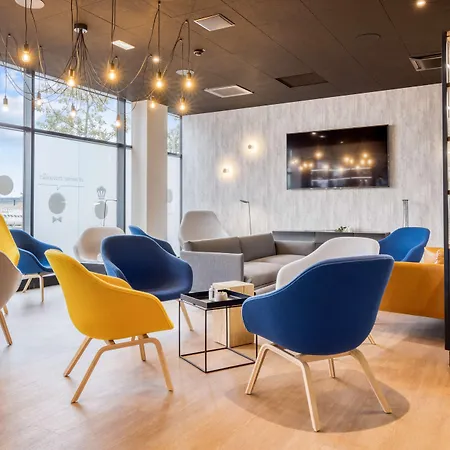 Hotel Campanile Rennes Sud - Jacques 3*